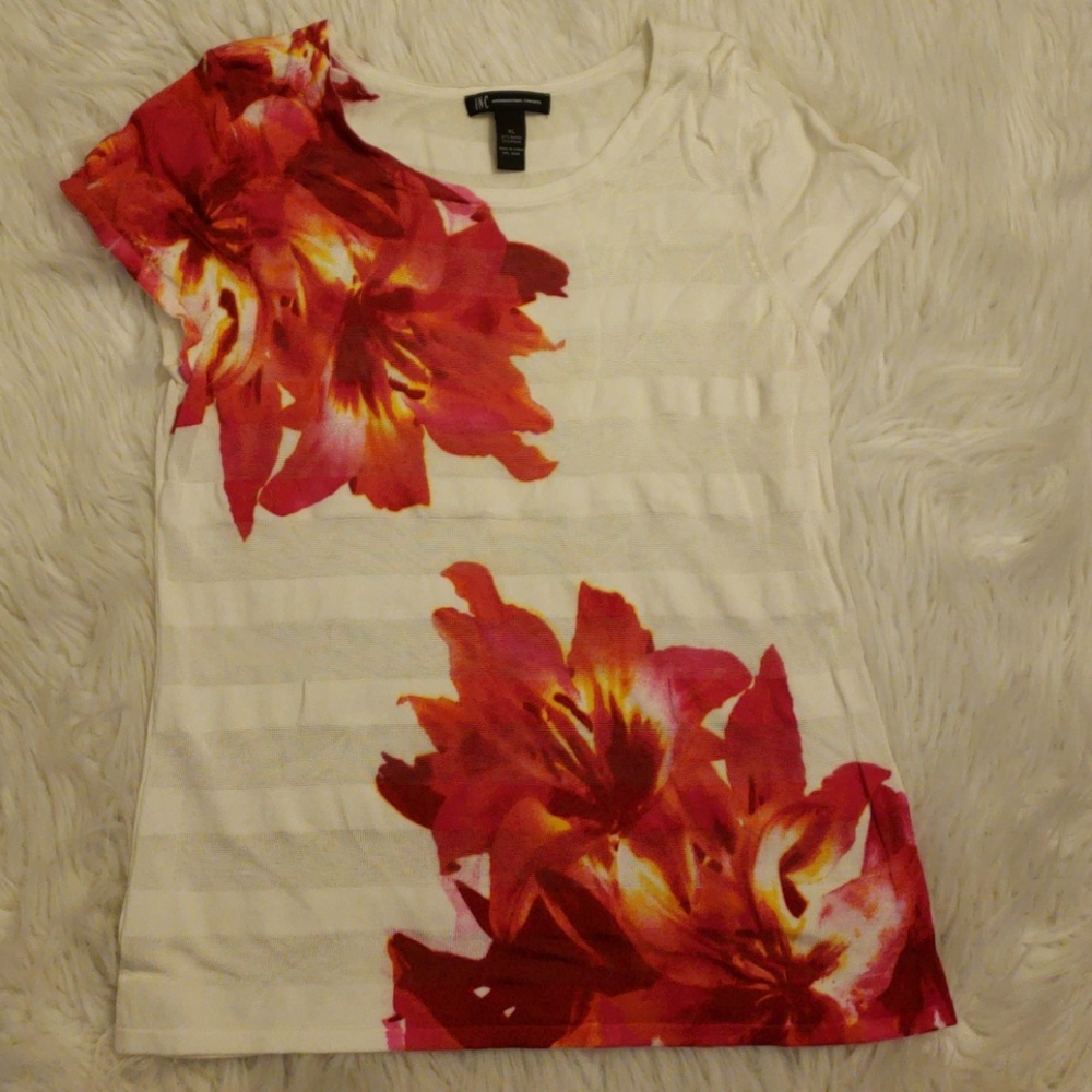INC top gorgeous abstract floral design size XL